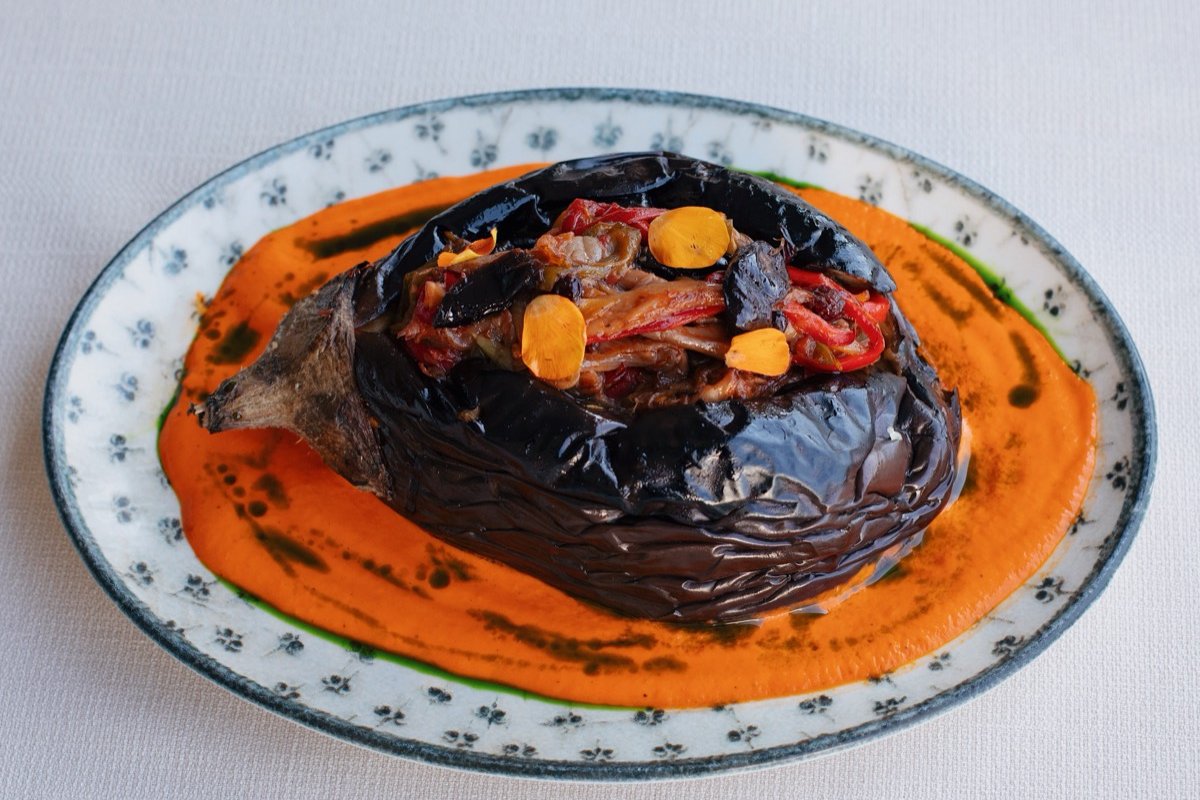 Shyra Restaurant - İmam bayıldı, Hatay-style stuffed eggplant