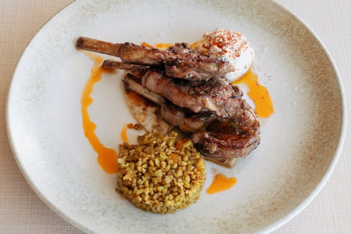 Shyra Restaurant - Charcoal-grilled Thracian lamb chops with bulgur pilaf